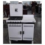 Magic Chef American Stove Company. Nice looking