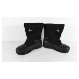 Snow boots, size 4