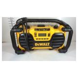 Dewalt work site radio DC012, powers up