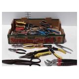 Tools, tin snips, Pliers of all types, wire