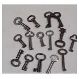 15 miniature skeleton keys