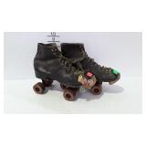 Vintage roller skates, size unknown