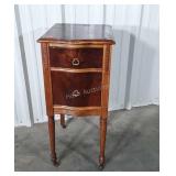 Antique Accent Side Stand. Mahogany 2 Drawer