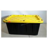 Sturdy tote bin with lid