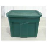 RUBBERMAID ROUGHNECK tote with lid. 18 gallon.