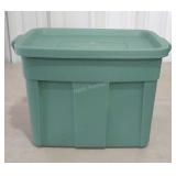 RUBBERMAID ROUGHNECK tote with lid. 18 gallon.