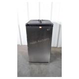 Sanyo Dorm Room Shop Size Refrigerator with small