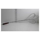 Vintage wire rug beater