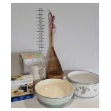 Kitchenware - 10" Ballerina pottery bowl, steamer