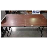 Folding 5 foot laminated table