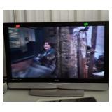 Vizo 42" flatscreen TV. No remote but working