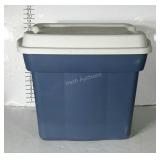 RUBBERMAID ROUGHTOTE with lid, 22 gallon.