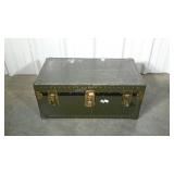 Green footlocker. Has key. No til. 31"×17"×13".