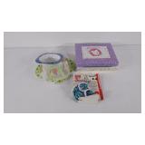 Mixed lot, stamps, kid dish set, pair of booties.