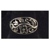 Vintage Flower Design Ring, 3.3 grams , size 7.5