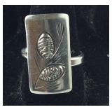 Stuart Nye Leaf Ring, 4.1 grams , size 8.25