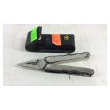 Leatherman multi tool with case