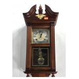 American Eagle Clock with pendulum and key, runs,