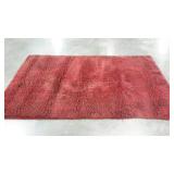 Shag area rug, 63 x 93