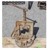 Pipe Vise fixed on board