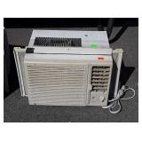 GE. Window Unit Air Conditioner, 5200btu