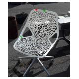 Office Desk Chair, cool looking poly web design