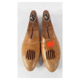 Wooden shoe forms