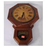 Bristol regulator clock, has key, missing front