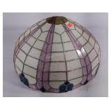 Leaded glass lampshade, 18in, does have glass