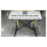 Yamaha PSR-295 electric keyboard,  works,