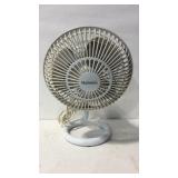Holmes personal size fan, works but needs cleaned