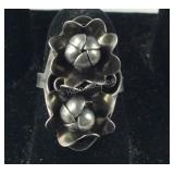 Man Made Ring Of Flowers Adjustable , 4 grams