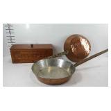 Kitchenwares, wooden recipe box with lid and two