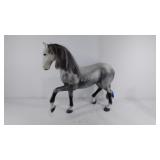Large model horse, 19.5" high, 17" in length,