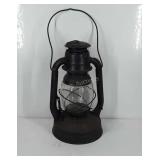 Dietz Little Wizard oil lantern, 11.5" tall