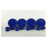 Metal camping dish set 4 plates 4 soup bowls and