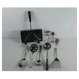 Kitchen utinsels, cork screw, bottle opener, Mr