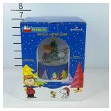 Hallmark Peanuts special edition musical snow