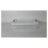 Sterilite storage tote with latching lid