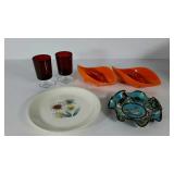 Mid-Century display pieces, two footed red