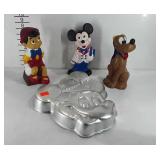 Disney collectibles, Mickey mouse sheet cake pan,