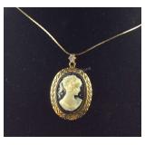Cameo necklace 18in