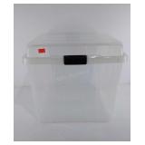 Plastic storage tote with lid