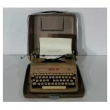 Royal Quiet De Luxe typewriter, in carry case,
