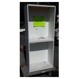 Press wood shelf, no clips to hold up shelves.