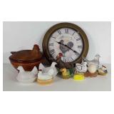 Chicken and rooster decor group, Hen on nests,