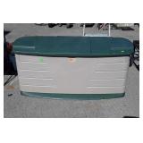 Rubbermaid 56" Deck Storage Box, ready to use