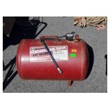 Portable Air Tank, 125 max psi, guage with hose