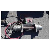 Warn Winch, 12 volt, has cable not attached,
