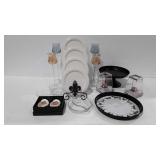 Home decor, Dept. 56 plates in display stand,